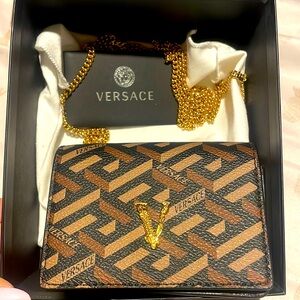 Versace micro mini crossbody grecca print 🤎